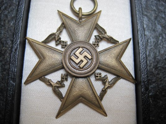 Hinterbliebenen Kreuz und sbel 028.jpg