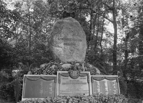 fm829835a.jpg