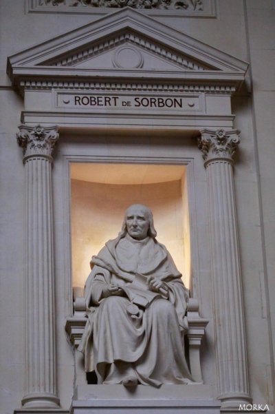 2009-11-04_grand-amphitheatre-sorbonne-statue-robert-de-sorbon01.jpg