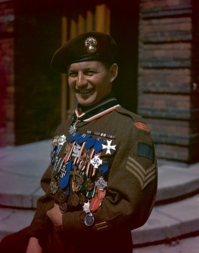 e010750427-v8.jpg