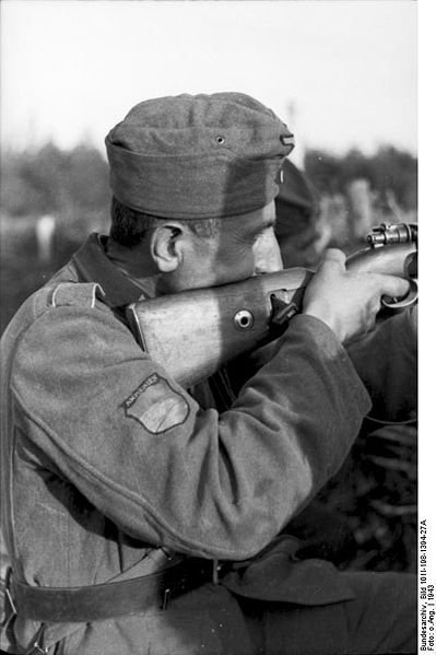 399px-Bundesarchiv_Bild_101I-198-1394-27A%2C_Russland%2C_armenischer_Freiwilliger.jpg